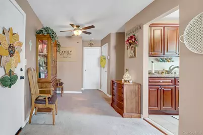 21 Toehee Place #2B, Islip, NY 11751 - Photo 3