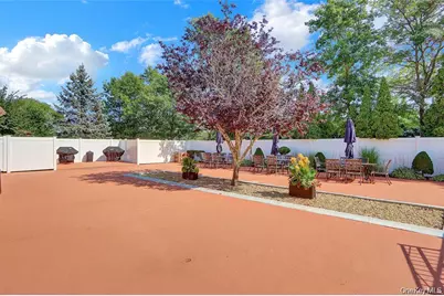 21 Toehee Place #2B, Islip, NY 11751 - Photo 5