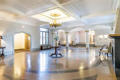 12 Hempstead Avenue #1M, Rockville Centre, NY 11570 - Photo 3