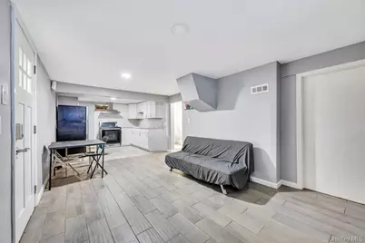 59 E Elm Street, Central Islip, NY 11722 - Photo 17