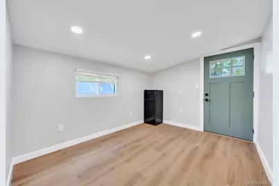 59 E Elm Street, Central Islip, NY 11722 - Photo 19