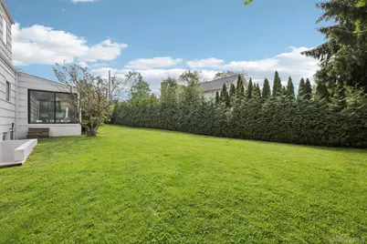187 Thornbury Road, Scarsdale, NY 10583 - Photo 35