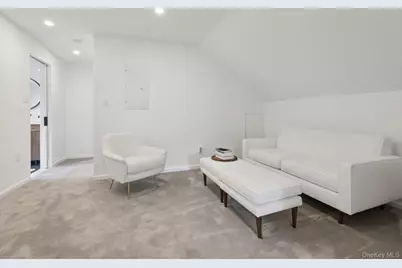 187 Thornbury Road, Scarsdale, NY 10583 - Photo 23