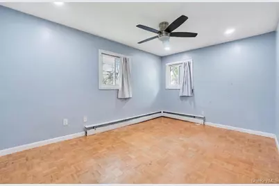 10 Remsen Street, Copiague, NY 11726 - Photo 21