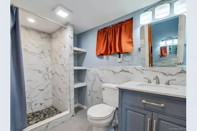 10 Remsen Street, Copiague, NY 11726 - Photo 29