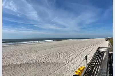 67 Pacific Boulevard, Long Beach, NY 11561 - Photo 23