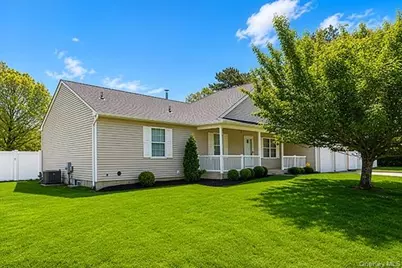 11 Winterberry Drive, Middle Island, NY 11953 - Photo 3