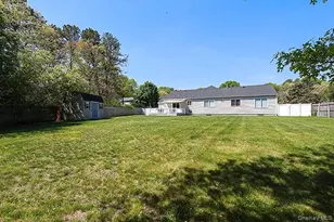 11 Winterberry Dr, Middle Island, NY 11953 - Photo 39