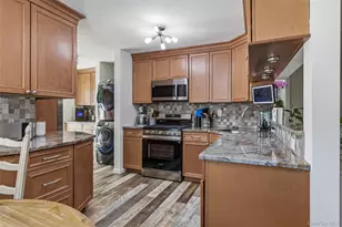 31 Jean Dr, North Babylon, NY 11703 - Photo 7