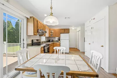 82 Jakes Lane, Calverton, NY 11933 - Photo 5