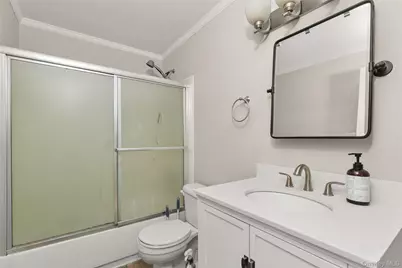 5 Pinebrook Place #5, Bay Shore, NY 11706 - Photo 7