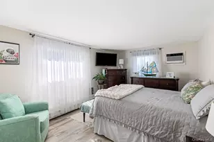 36 Matinecock Ave, East Islip, NY 11730 - Photo 11