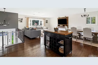 36 Matinecock Avenue, East Islip, NY 11730 - Photo 5
