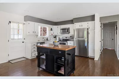 36 Matinecock Avenue, East Islip, NY 11730 - Photo 3