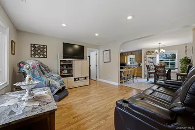 46 Lafayette Drive, Shirley, NY 11967 - Photo 9