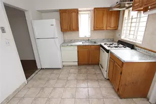 75-10 173rd St, Fresh Meadows, NY 11366 - Photo 9