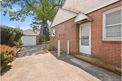 333 Jackson Avenue, West Hempstead, NY 11552 - Photo 29