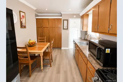 44 Shaw Avenue, Valley Stream, NY 11580 - Photo 9