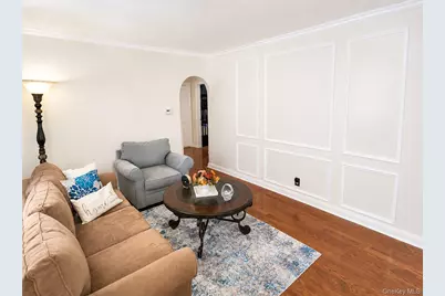 44 Shaw Avenue, Valley Stream, NY 11580 - Photo 5