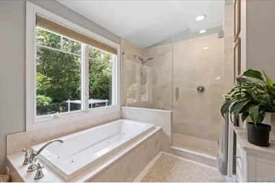 8 Rochelle Lane, Northport, NY 11768 - Photo 25