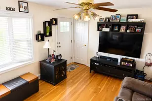 20 Carol Rd, Bethpage, NY 11714 - Photo 3