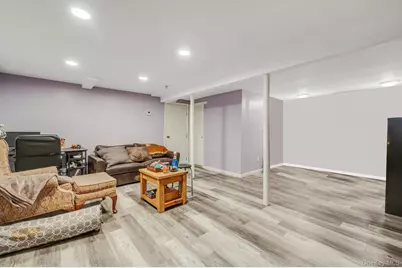 217 Abbington Court, Copiague, NY 11726 - Photo 33