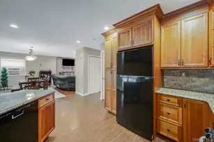 217 Abbington Ct, Copiague, NY 11726 - Photo 15