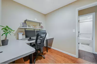 217 Abbington Court, Copiague, NY 11726 - Photo 17