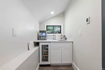 49 Clinton Road, Bedford Hills, NY 10507 - Photo 17