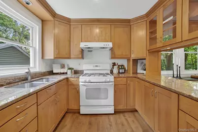 163 St Nicholas Avenue, Bronxville, NY 10708 - Photo 15