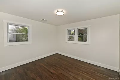 29 Bennett Avenue, Huntington Station, NY 11746 - Photo 15