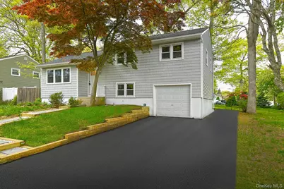 29 Bennett Avenue, Huntington Station, NY 11746 - Photo 1