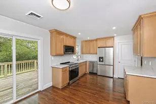 29 Bennett Ave, Huntington Station, NY 11746 - Photo 11
