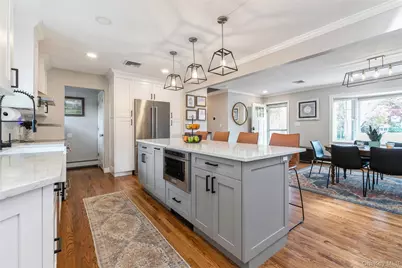 26 New York Avenue, Port Jefferson, NY 11776 - Photo 5