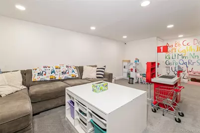 26 New York Avenue, Port Jefferson, NY 11776 - Photo 15