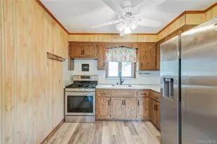 627 Carlls Path, Deer Park, NY 11729 - Photo 11
