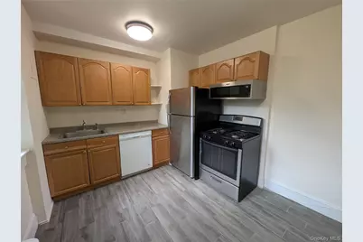 3 Greenridge Avenue #B8, White Plains, NY 10605 - Photo 7