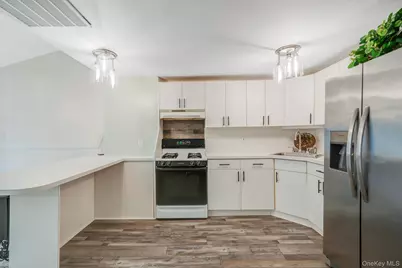 131 Ruland Road, Selden, NY 11784 - Photo 23