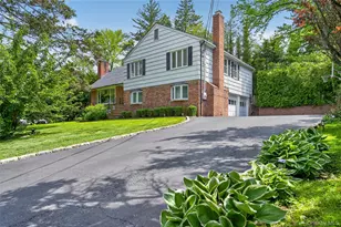 112 The Intervale, Roslyn, NY 11576 - Photo 3