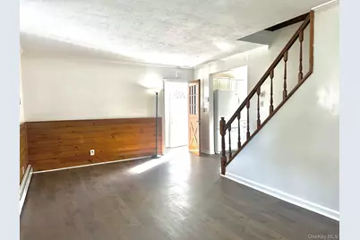 27 Collins Road, Glen Cove, NY 11524 - Photo 7