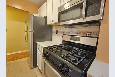 385 McLean Avenue #8D, Yonkers, NY 10705 - Photo 11