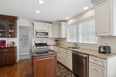 [Address not provided], Babylon, NY 11702 - Photo 11