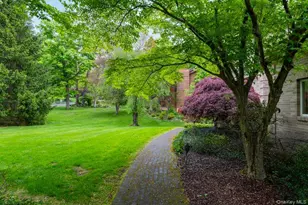 7 Fair Oaks Dr, Poughkeepsie, NY 12603 - Photo 9