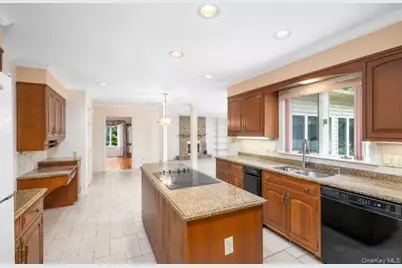 7 Fair Oaks Drive, Poughkeepsie, NY 12603 - Photo 17