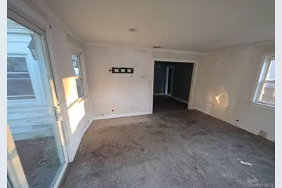 611 Lakeview Avenue, Rockville Centre, NY 11570 - Photo 7