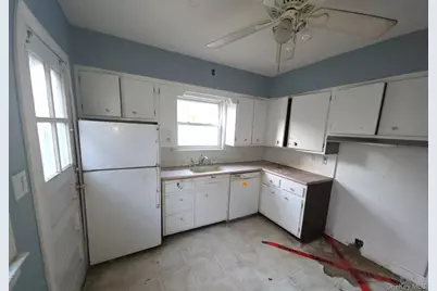 611 Lakeview Avenue, Rockville Centre, NY 11570 - Photo 5