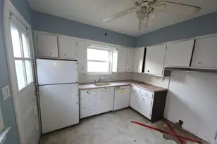 611 Lakeview Ave, Rockville Centre, NY 11570 - Photo 5