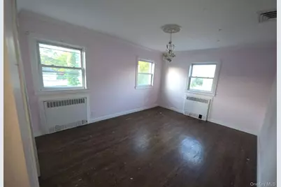 611 Lakeview Avenue, Rockville Centre, NY 11570 - Photo 17
