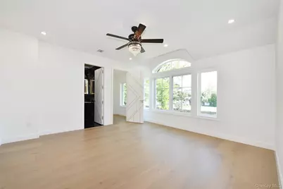 33 Parkway Drive, Roslyn Heights, NY 11577 - Photo 33