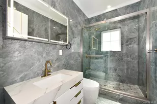33 Parkway Dr, Roslyn Heights, NY 11577 - Photo 39